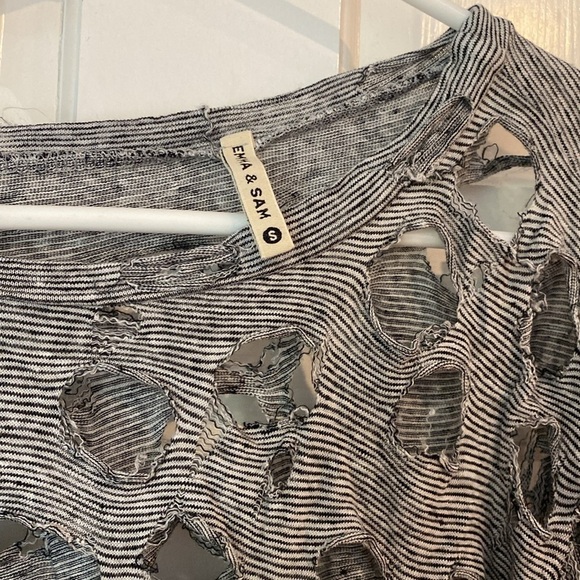 Emma and Sam distressed black and white tshirt. Size S - Picture 2 of 3